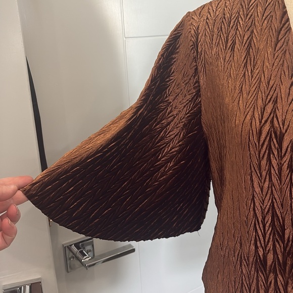 Moon River Velvet Bodysuit with Wrapped Bodice - Picture 5 of 7